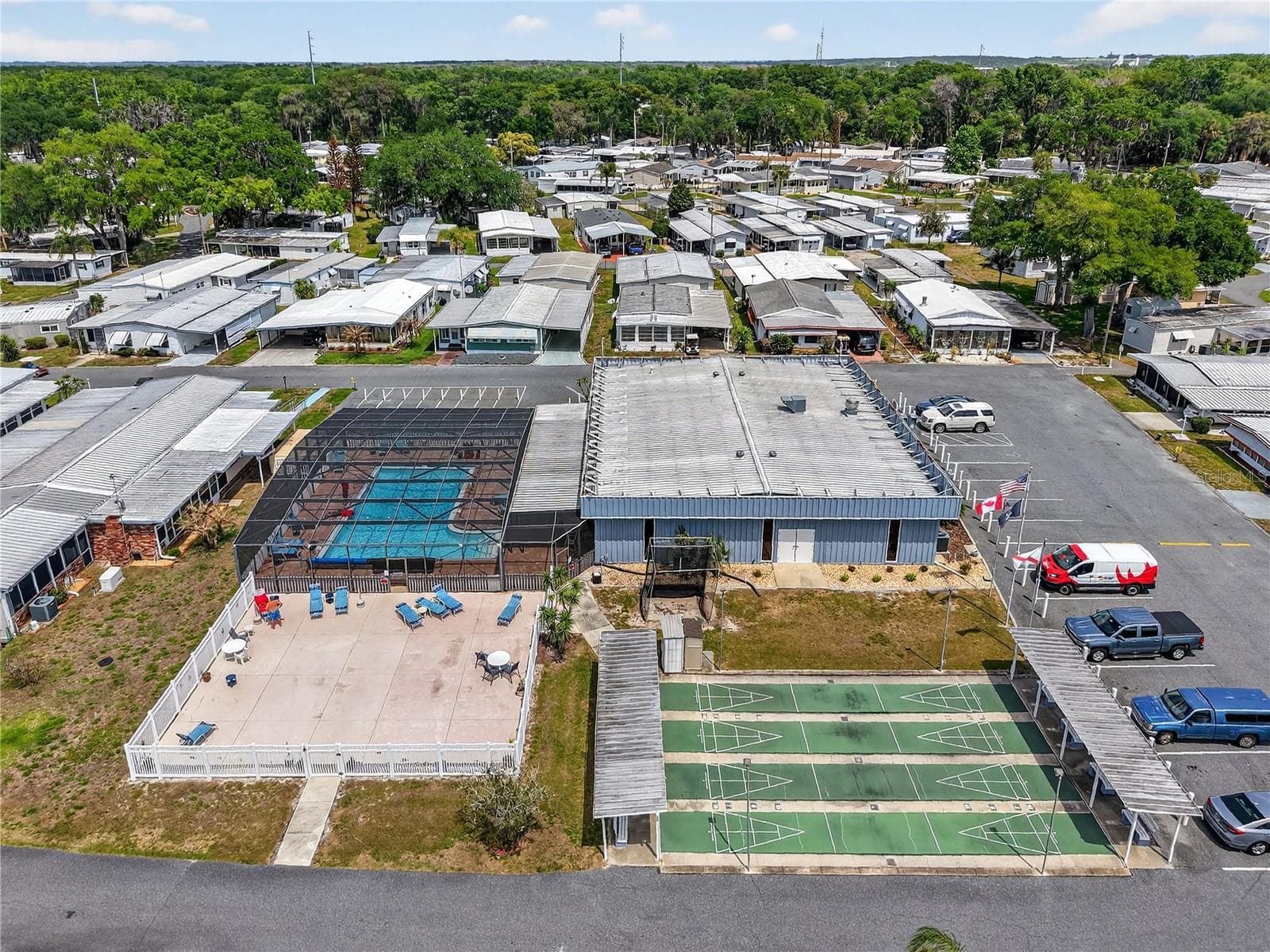 Drone of Community center - 565 TAMMI DR, LEESBURG