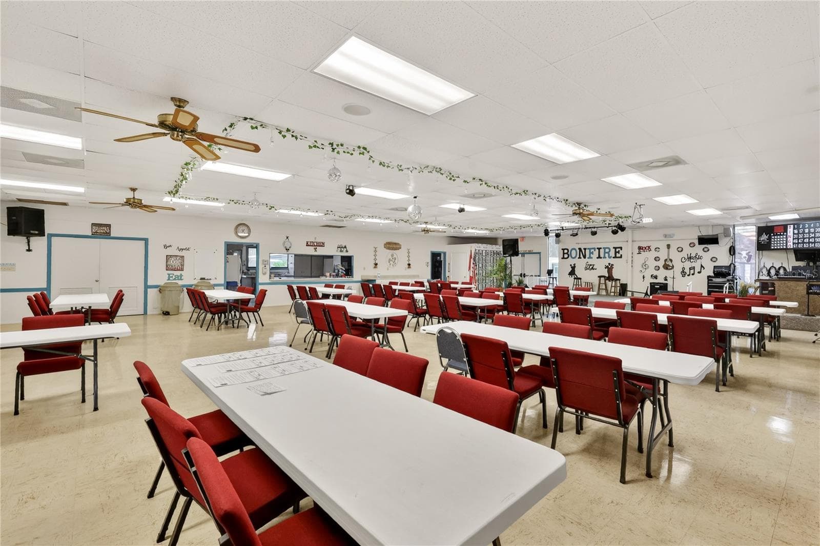 Community Clubhouse Gathering/Dining Area - 565 TAMMI DR, LEESBURG
