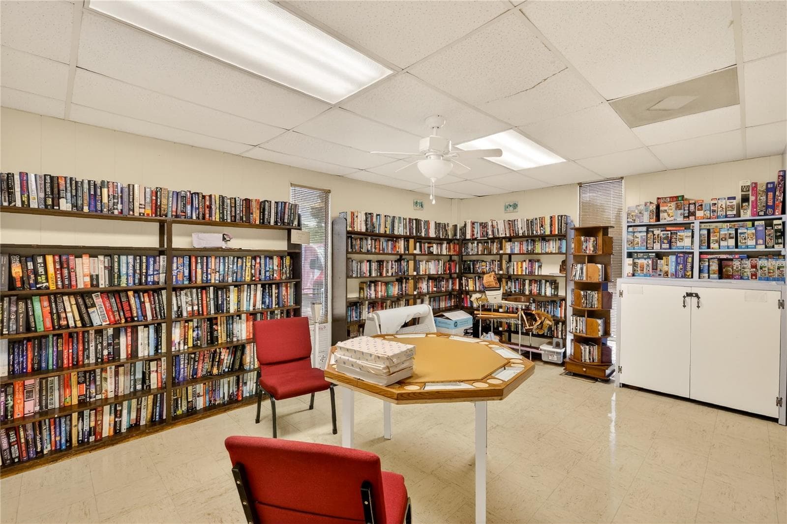 Clubhouse Library - 565 TAMMI DR, LEESBURG