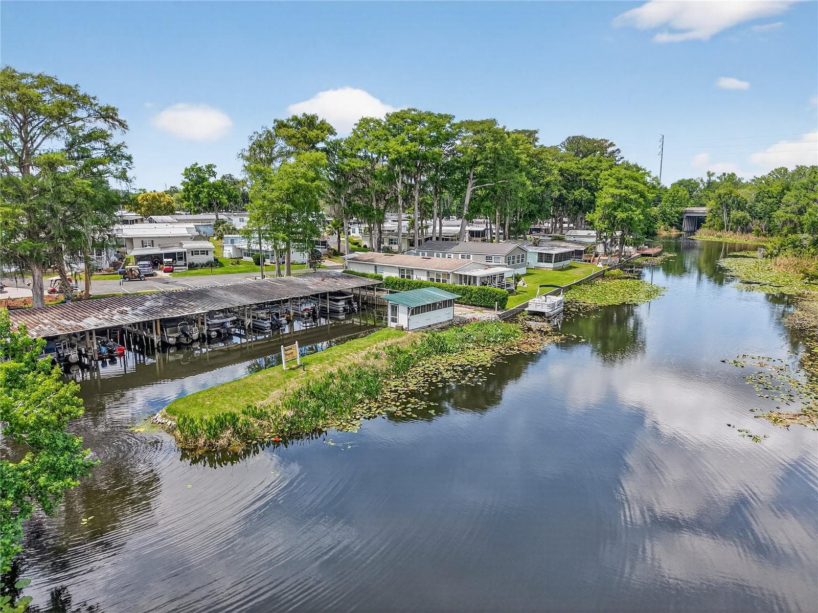 Community Marina/Haines Creek - 565 TAMMI DR, LEESBURG