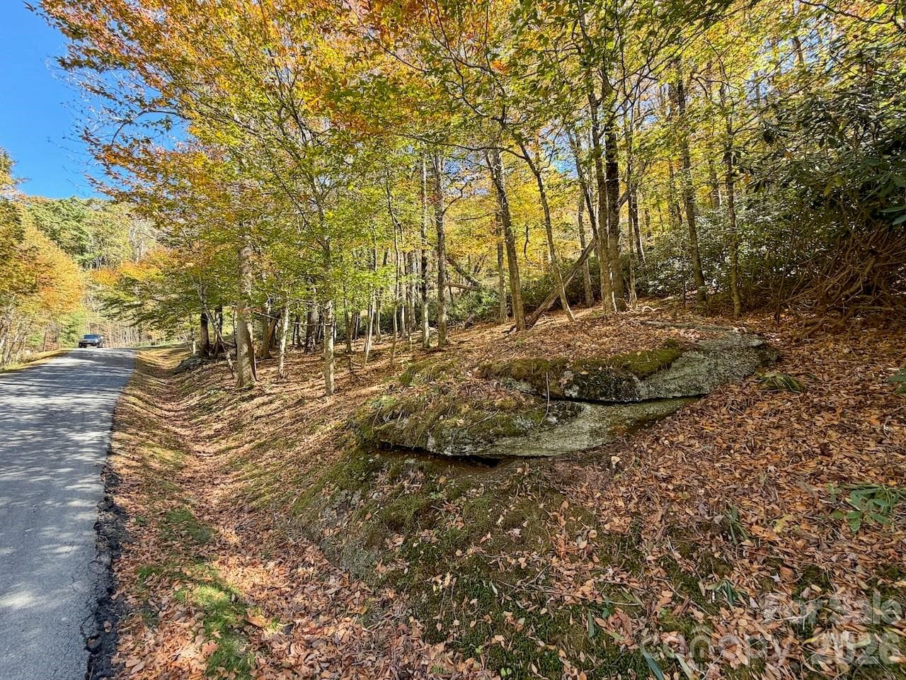 Lot at 125 Stoneledge Lane, Blowing Rock, photo 2 of 33