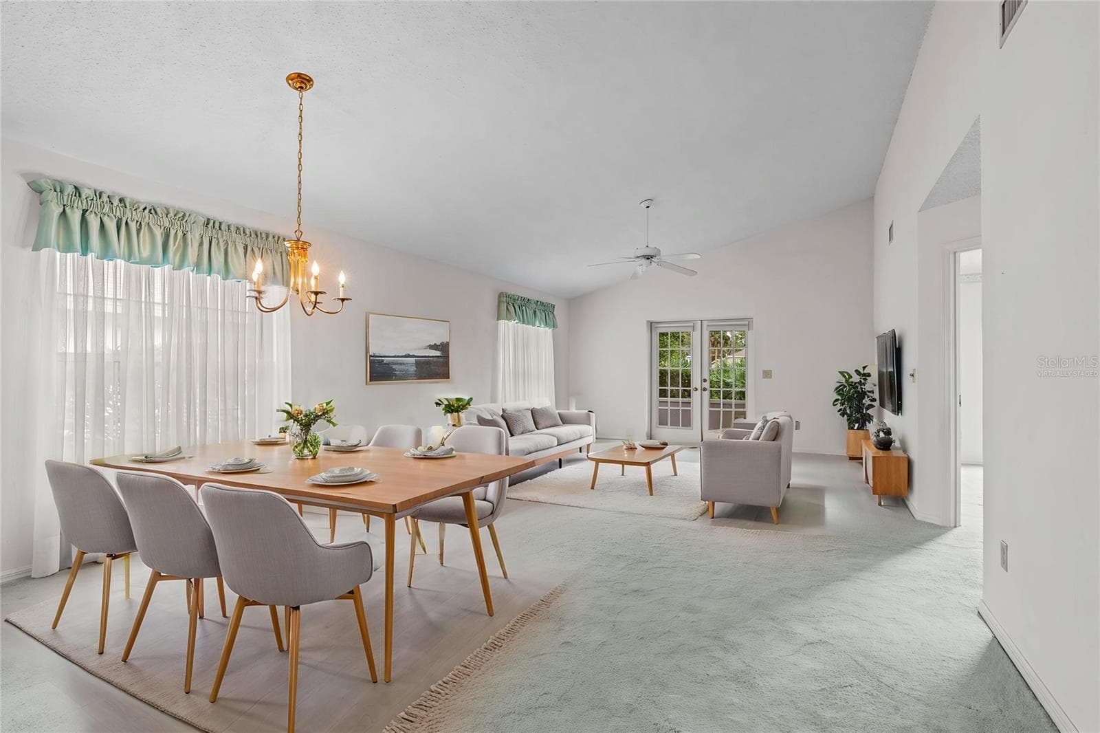 Virtually Staged - 245 GLENBRIAR CIR, DAYTONA BEACH