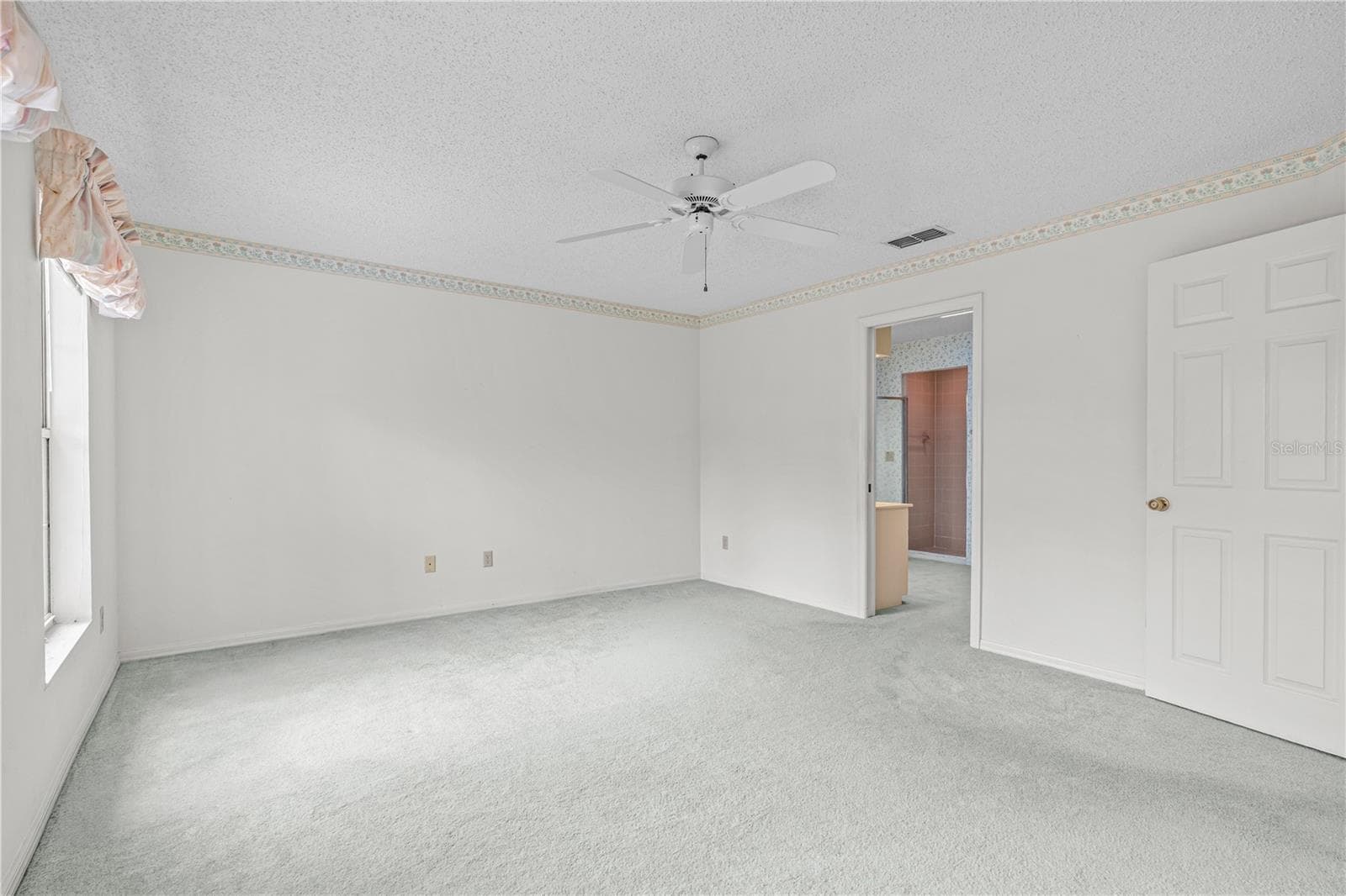 Primary Retreat - 245 GLENBRIAR CIR, DAYTONA BEACH