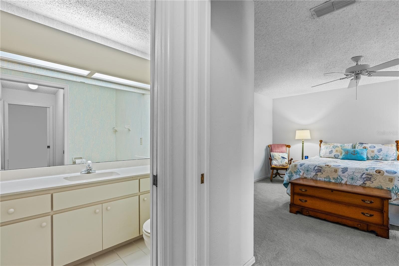 Direct Access to Guest Bath - 245 GLENBRIAR CIR, DAYTONA BEACH