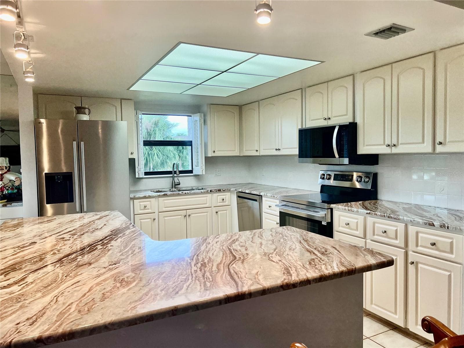 Condominium at 5 PIRATES LN #54B, PUNTA GORDA, photo 11 of 67