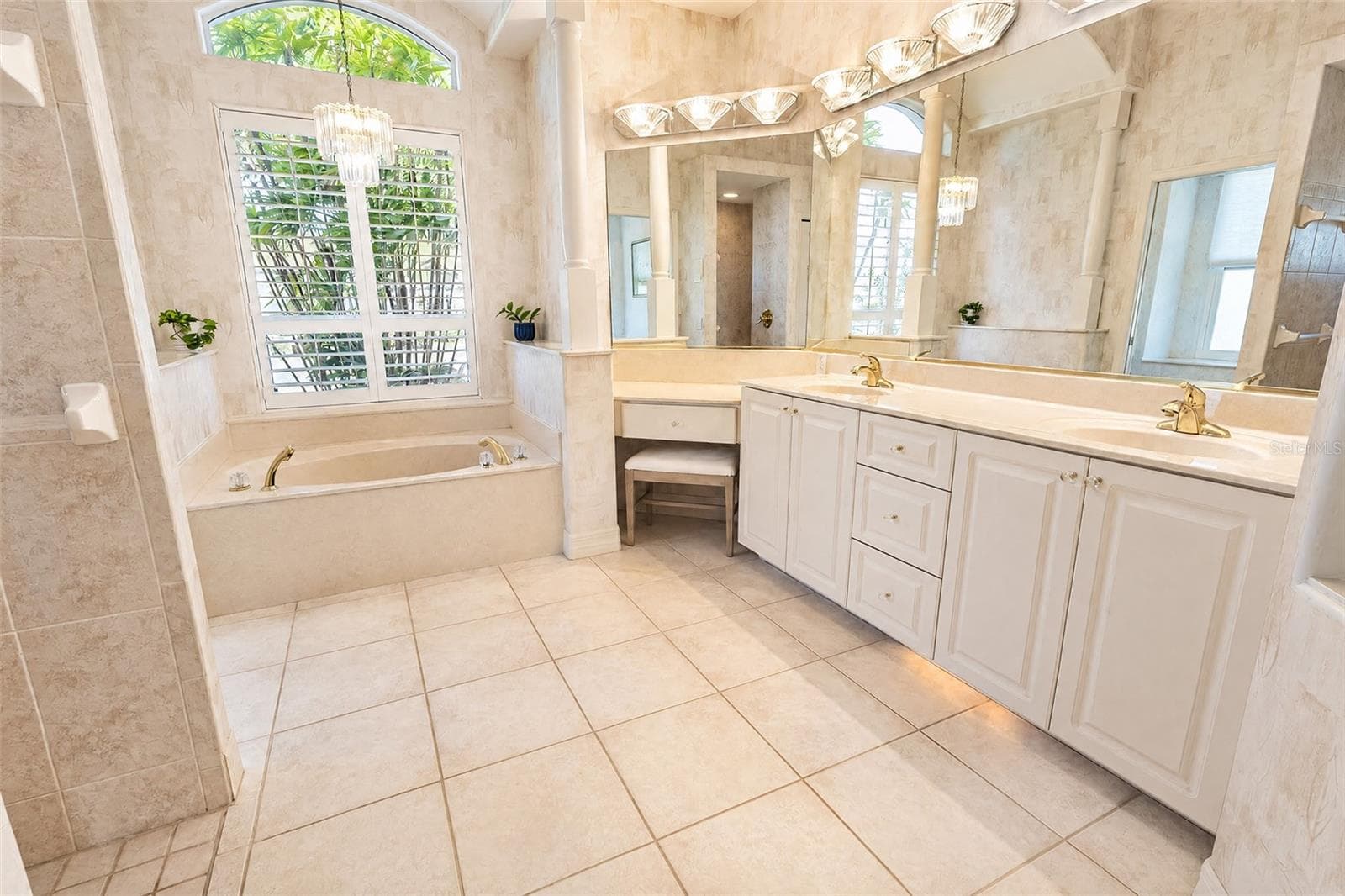 Primary Bathroom - 1535 SUZI ST, PUNTA GORDA