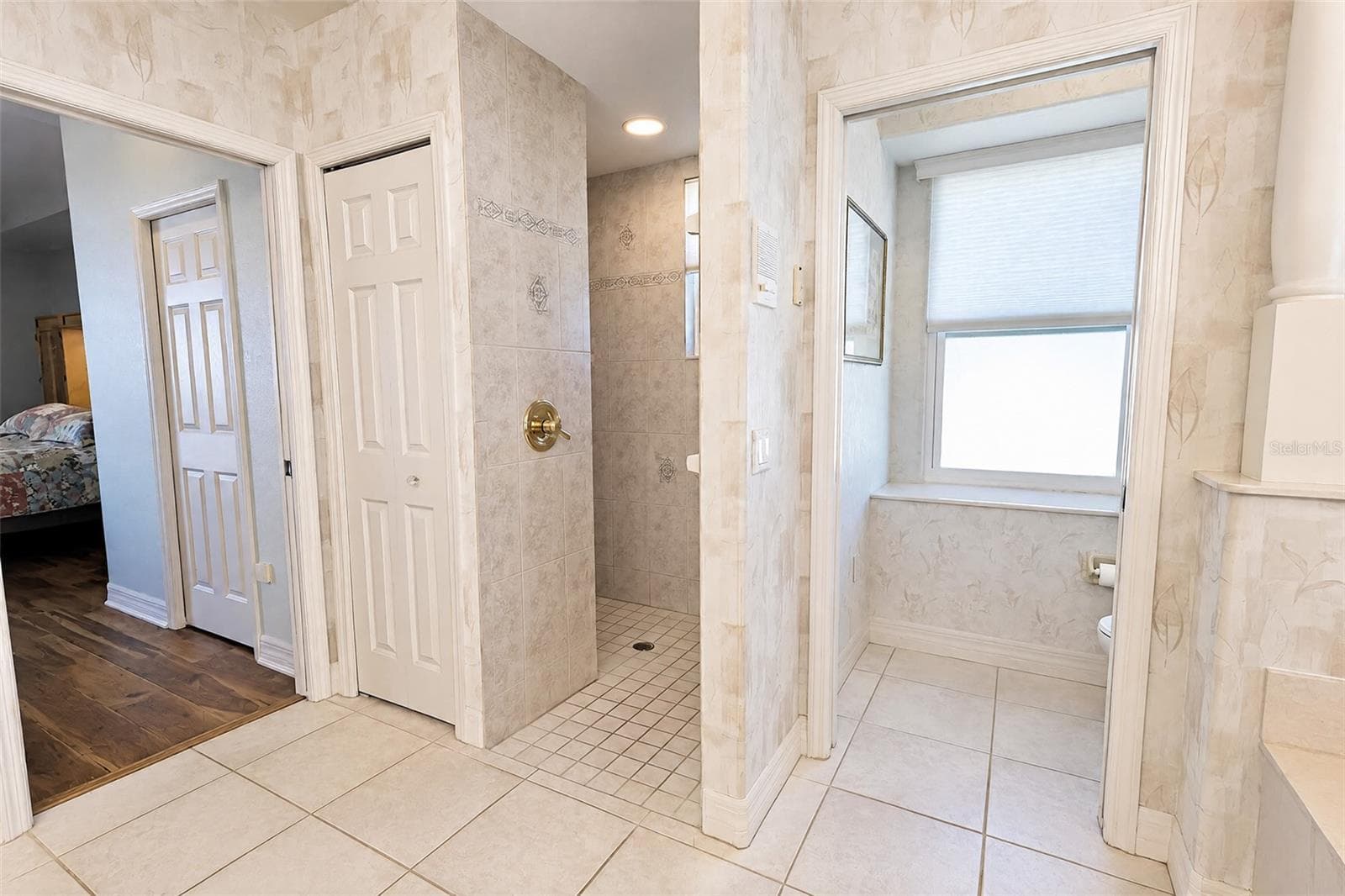 Primary Bathroom - 1535 SUZI ST, PUNTA GORDA