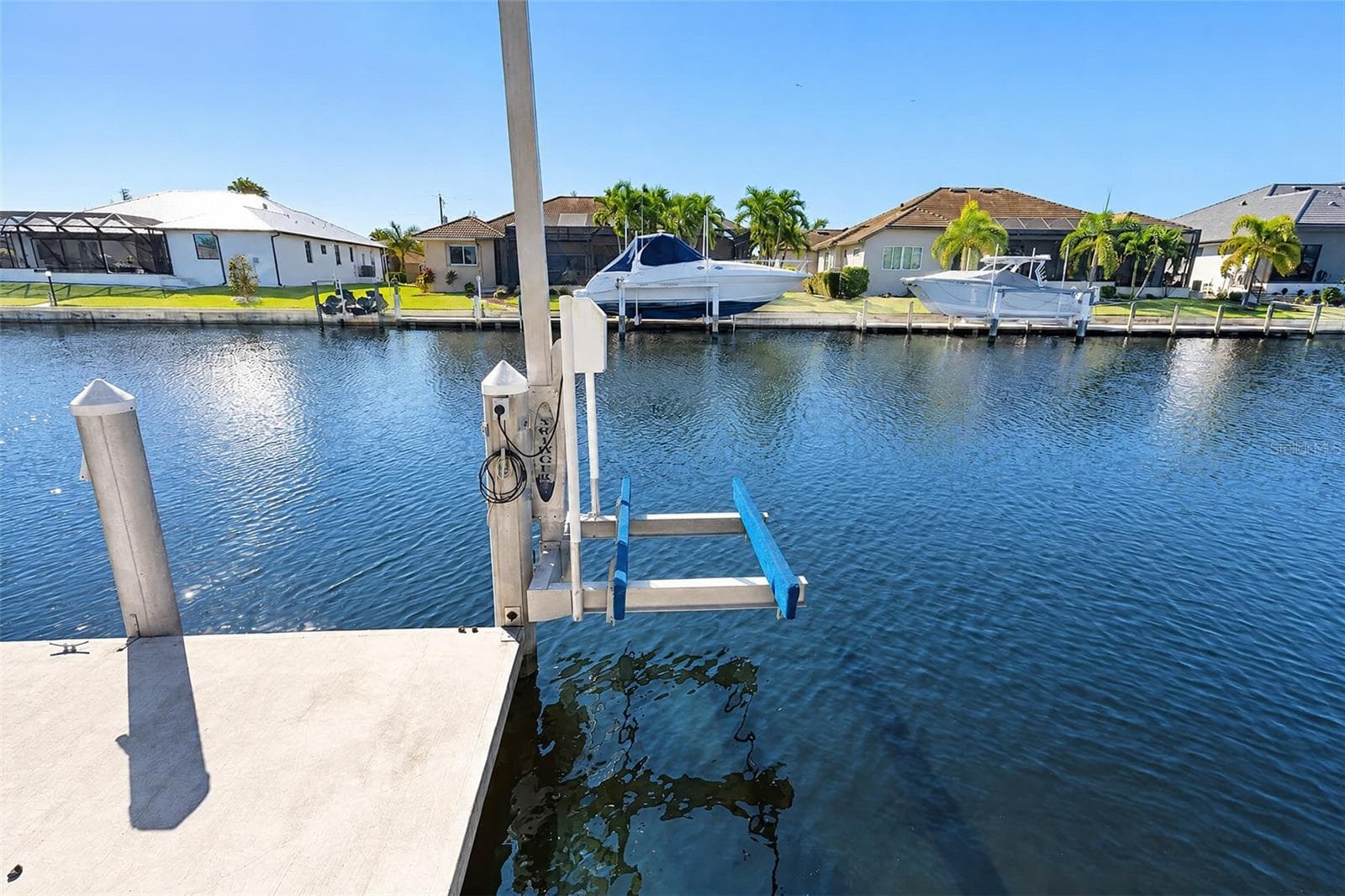 Jet Ski Lift - 1535 SUZI ST, PUNTA GORDA