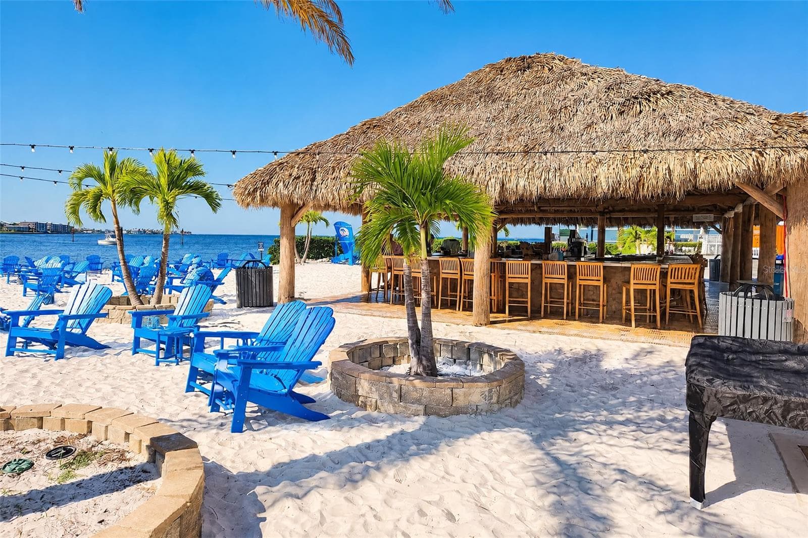 Outdoor Tiki Bar - 1535 SUZI ST, PUNTA GORDA