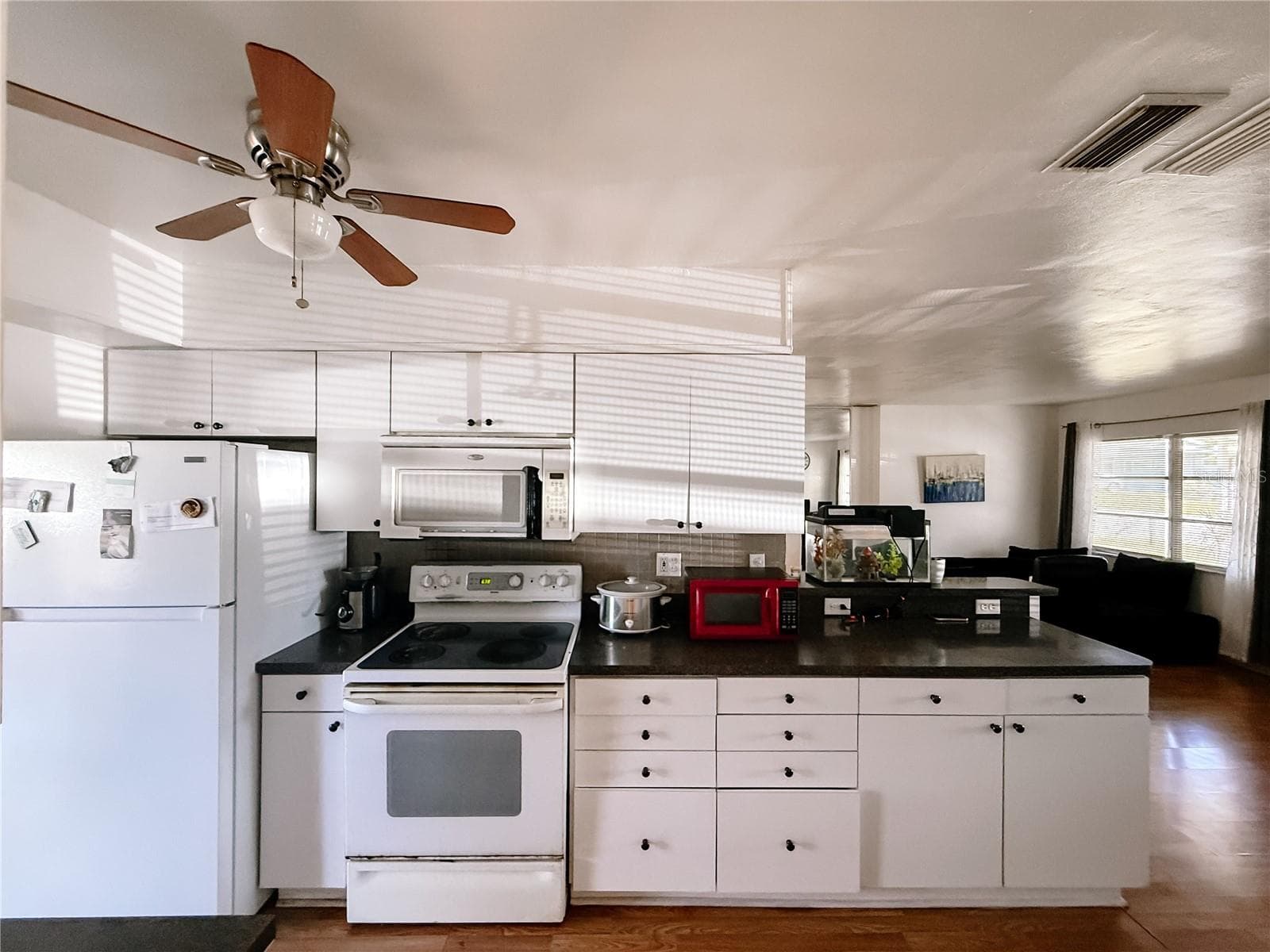 Single Family Residence at 5401 48TH TER N, ST PETERSBURG, photo 9 of 23