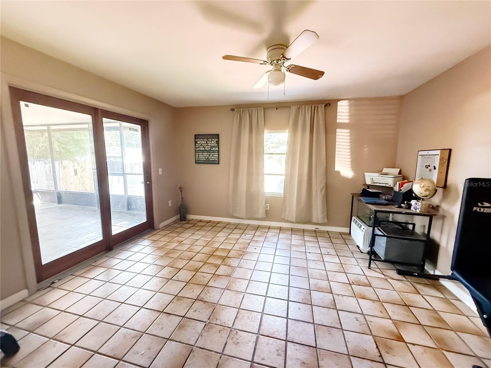 Bonus room - 5401 48TH TER N, ST PETERSBURG