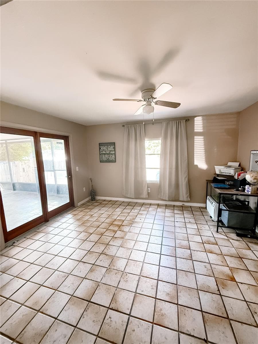 Bonus Room - 5401 48TH TER N, ST PETERSBURG