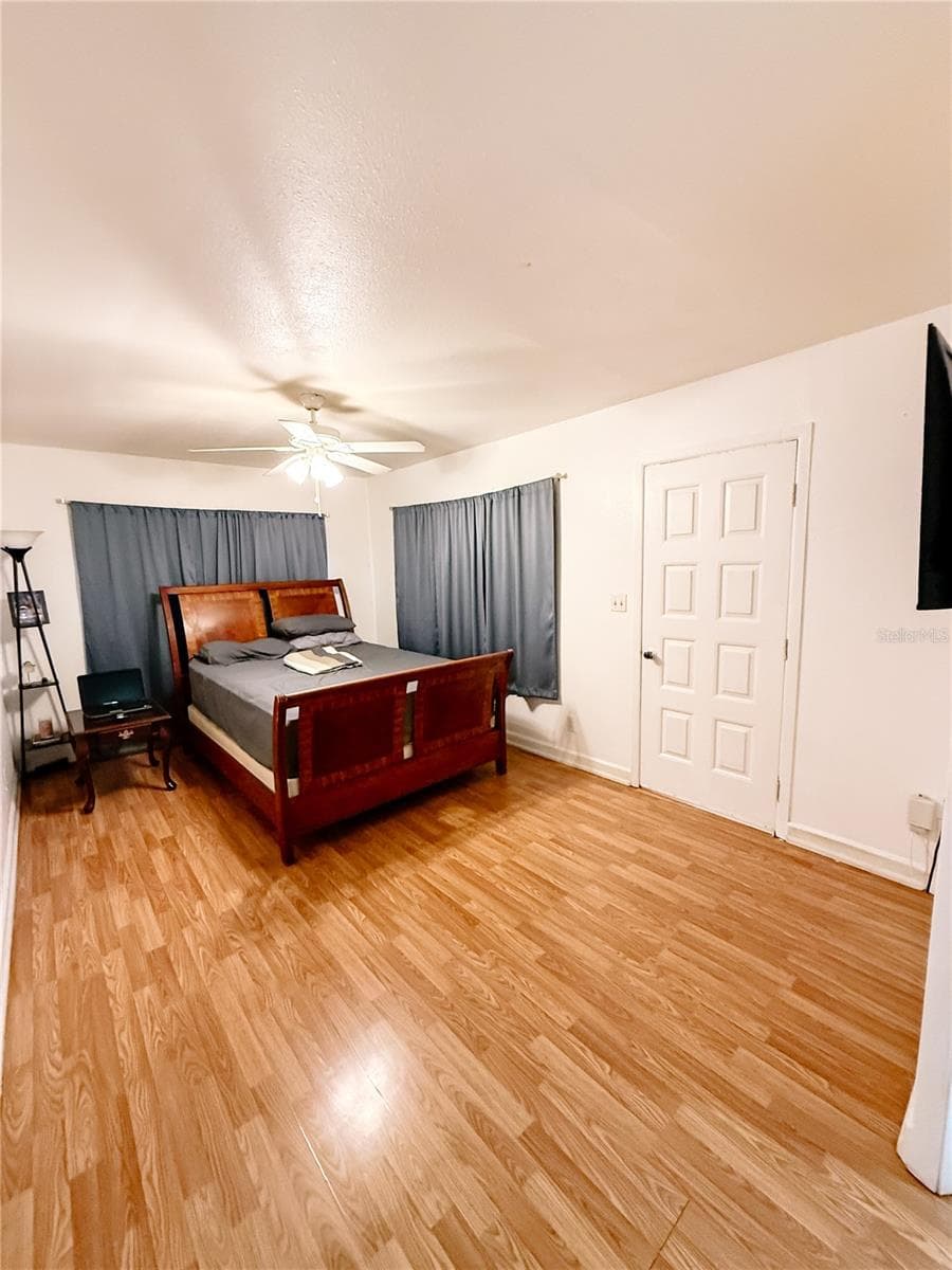 Single Family Residence at 5401 48TH TER N, ST PETERSBURG, photo 13 of 23