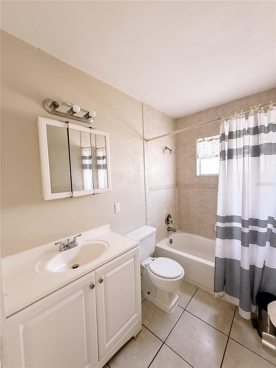 Single Family Residence at 5401 48TH TER N, ST PETERSBURG, photo 19 of 23