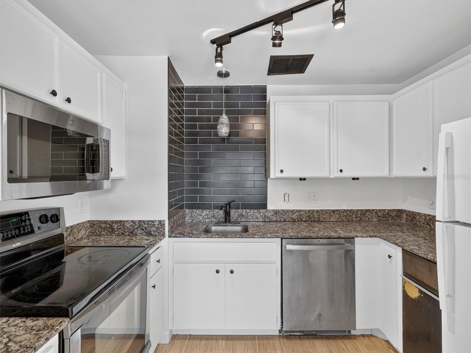 Condominium at 4885 RILMA AVE #134, SARASOTA, photo 6 of 23