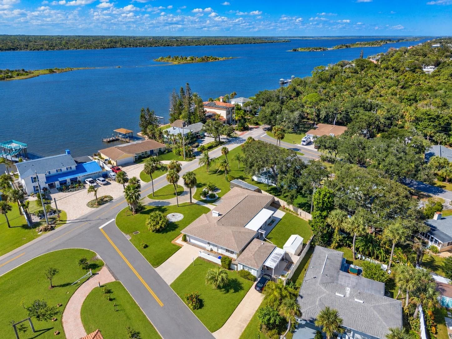Steps to the Intra-Coastal - 1903 JOHN ANDERSON DR, ORMOND BEACH