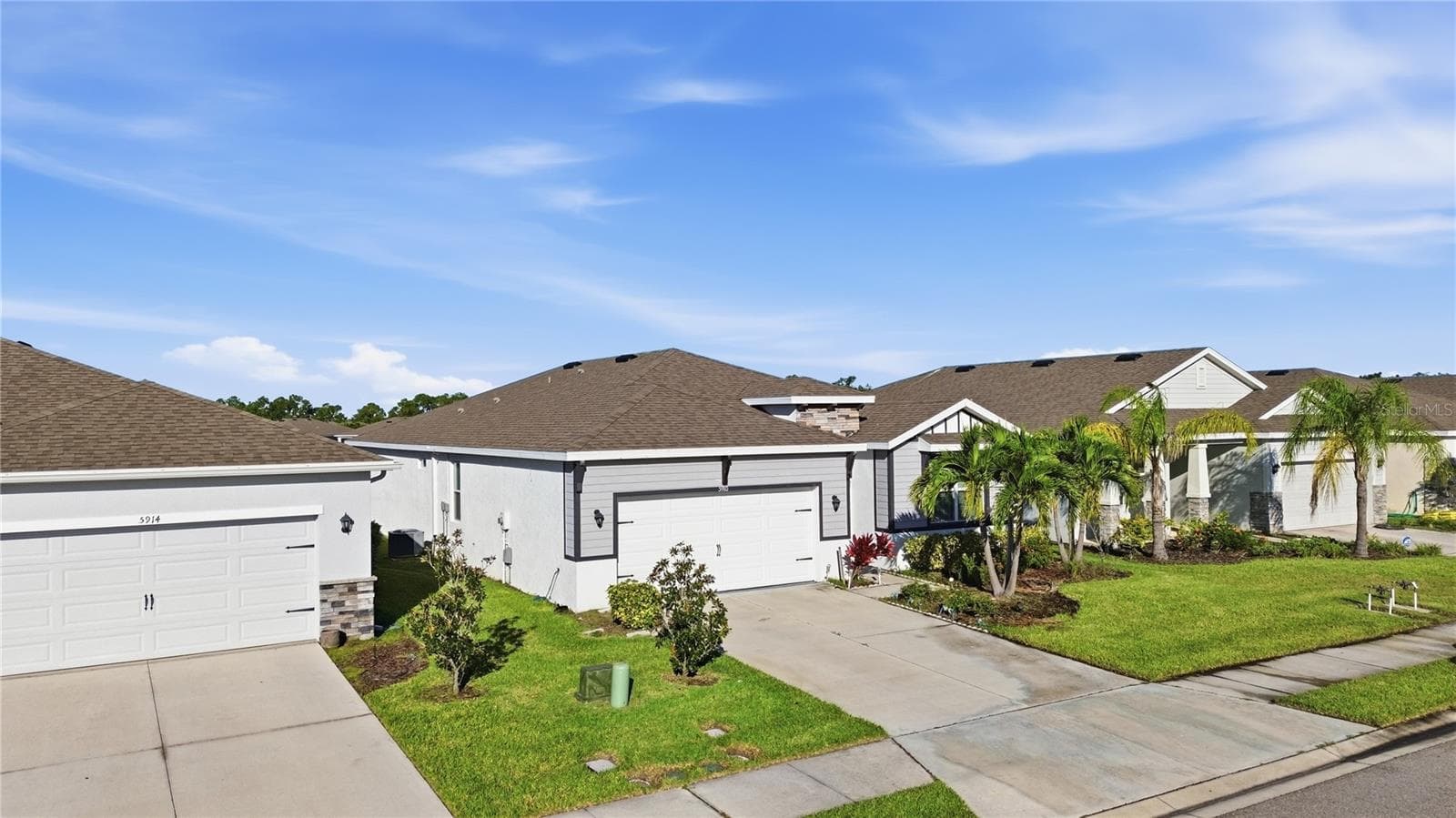 Single Family Residence at 5910 OAK BRIDGE CT, BRADENTON, photo 4 of 44