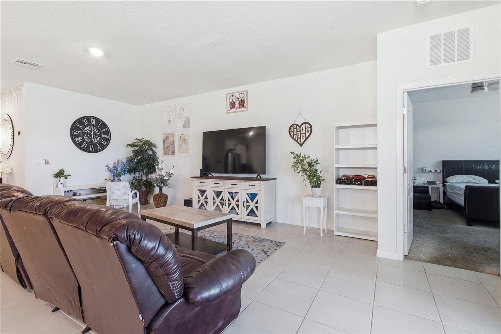 Single Family Residence at 5910 OAK BRIDGE CT, BRADENTON, photo 17 of 44