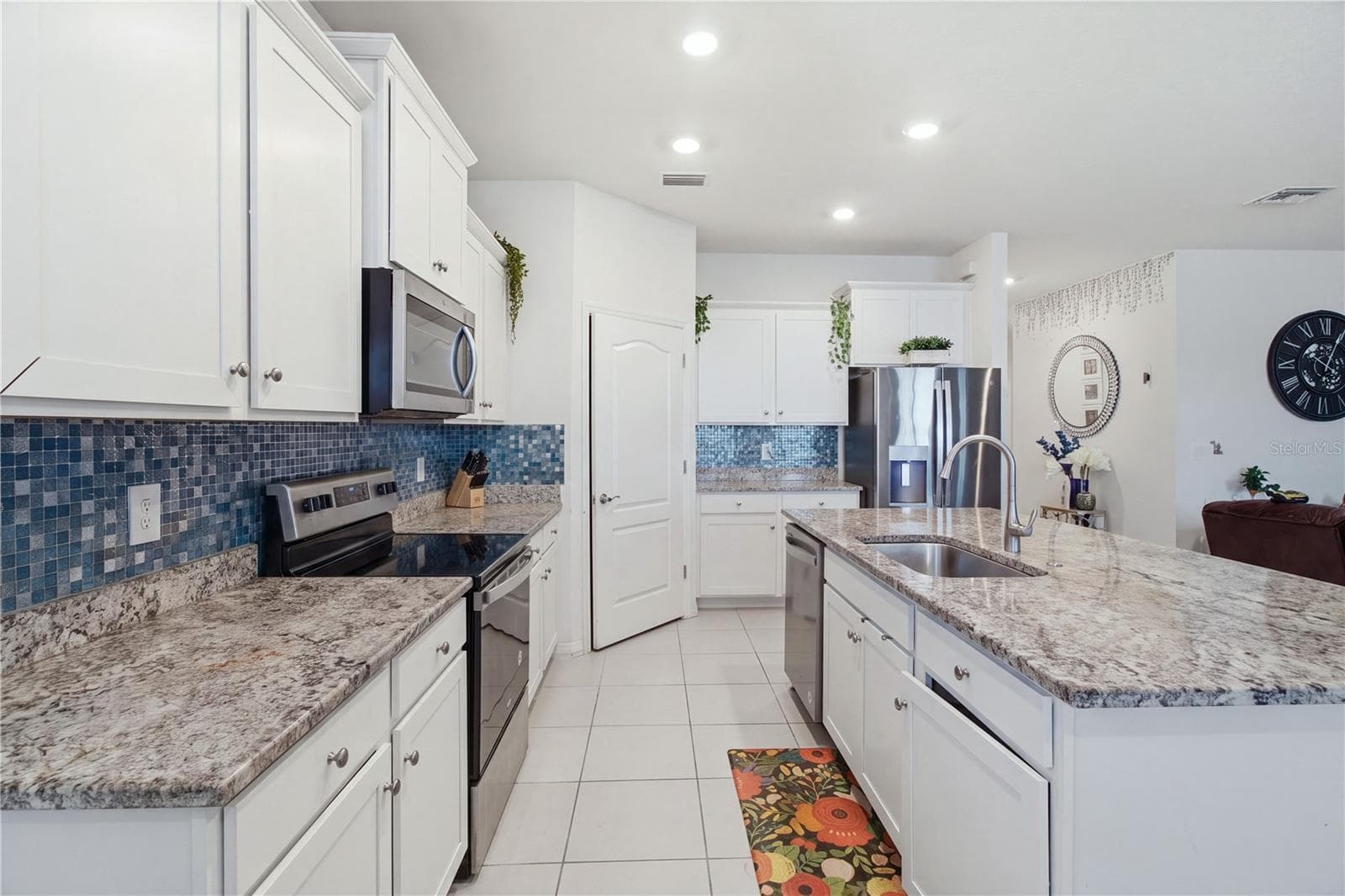 Single Family Residence at 5910 OAK BRIDGE CT, BRADENTON, photo 20 of 44
