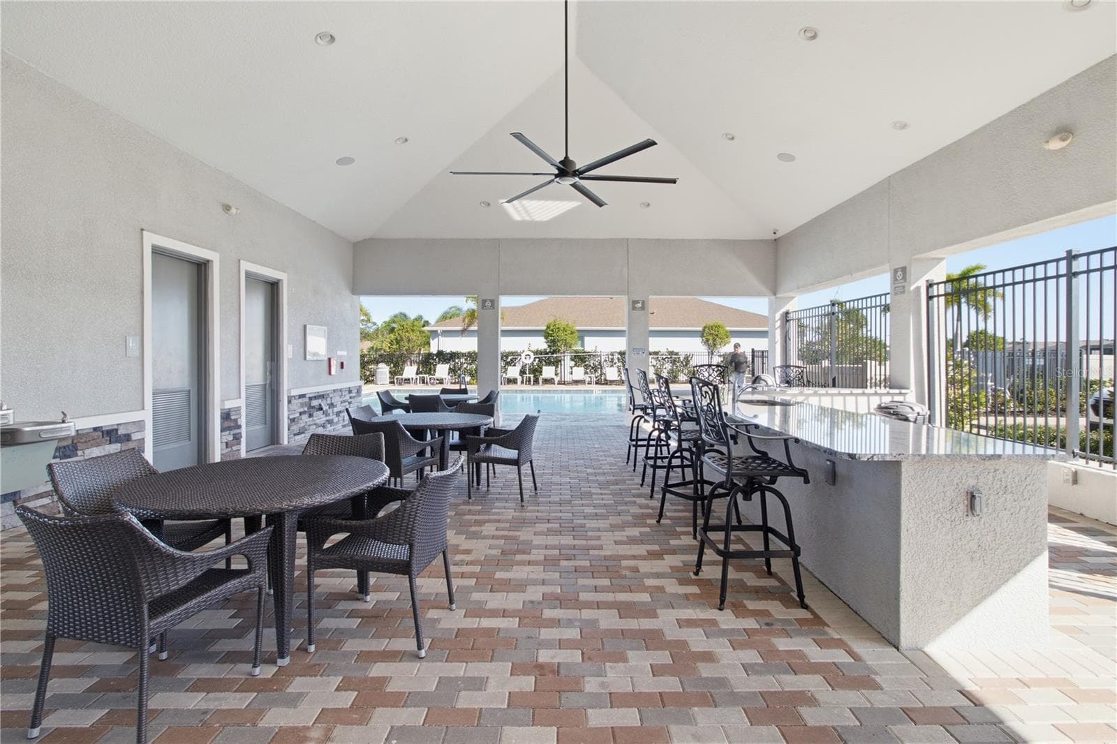 Single Family Residence at 5910 OAK BRIDGE CT, BRADENTON, photo 39 of 44