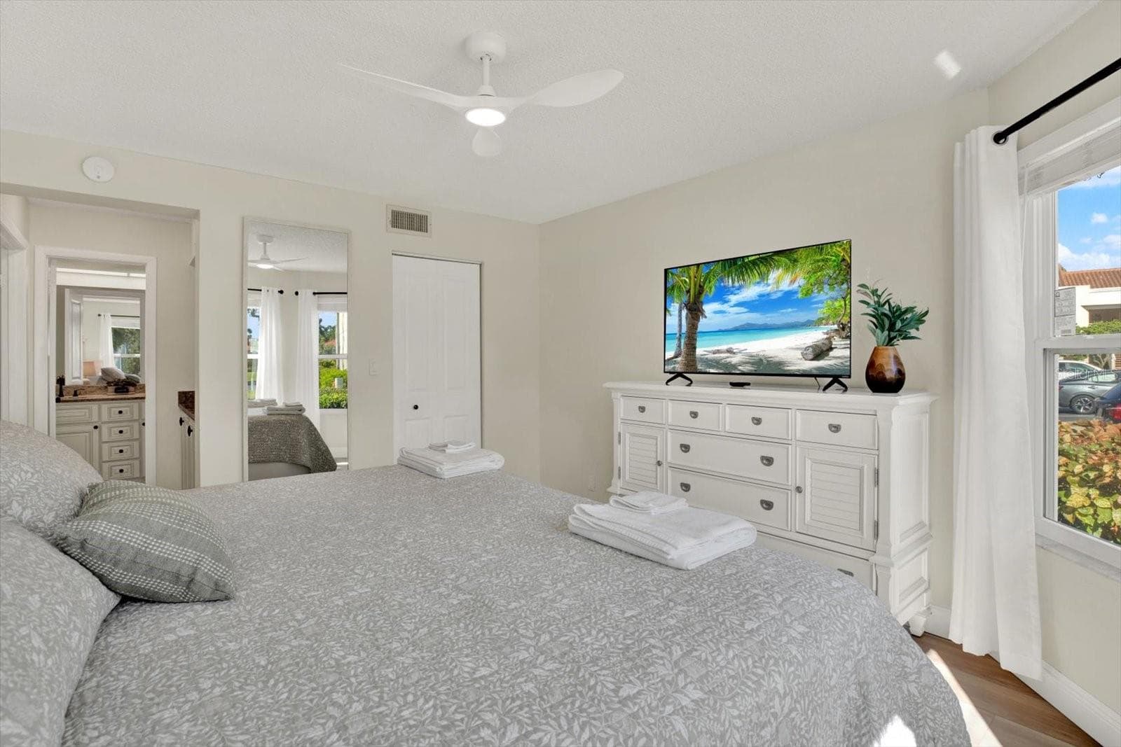 Condominium at 6080 BAHIA DEL MAR CIR #109, ST PETERSBURG, photo 23 of 46