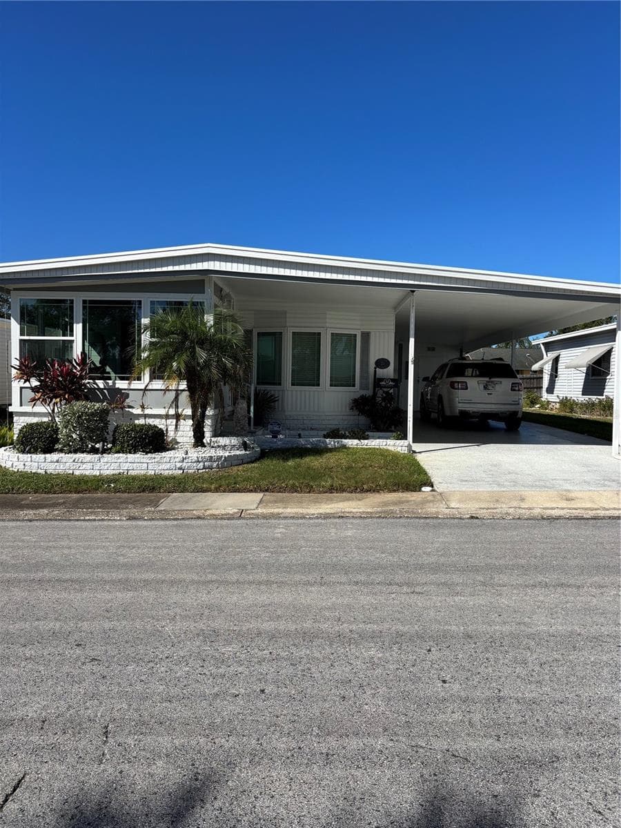 Manufactured Home at 20 MOUNTAIN LAUREL DR, PALM HARBOR, photo 2 of 40