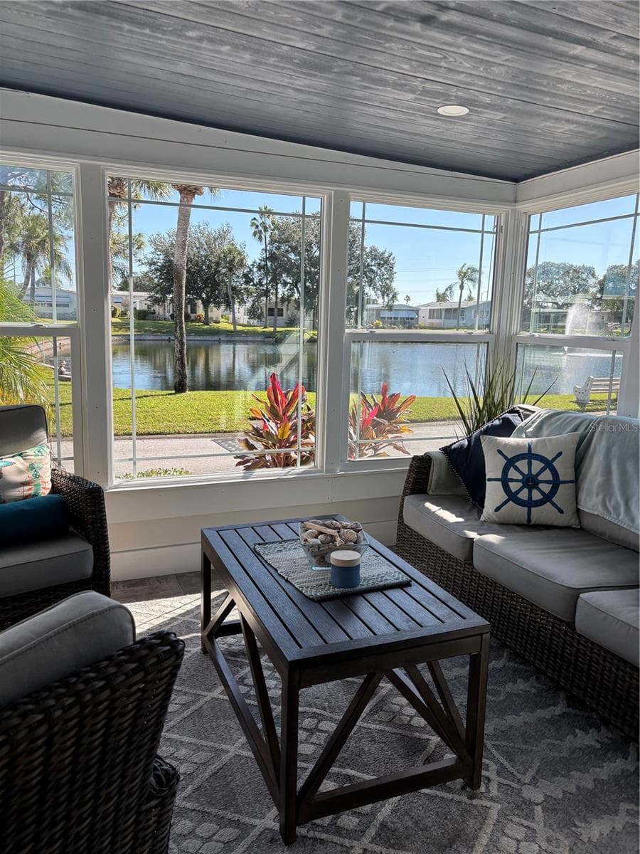 Front porch - 20 MOUNTAIN LAUREL DR, PALM HARBOR