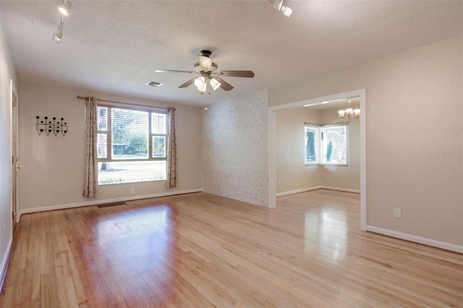 Single Family Residence at 1616 E JEFFERSON ST, ORLANDO, photo 8 of 51