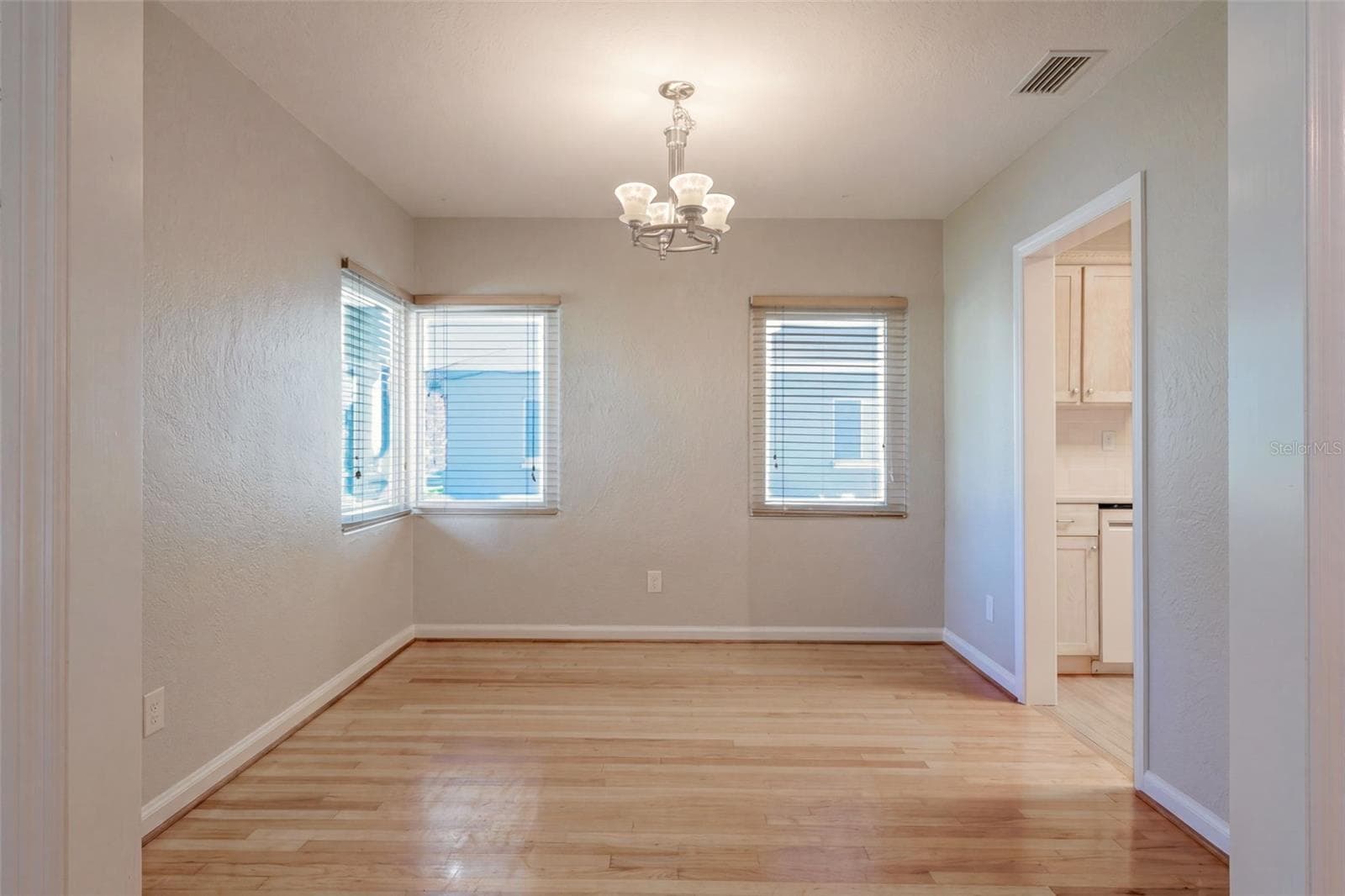 Single Family Residence at 1616 E JEFFERSON ST, ORLANDO, photo 10 of 51