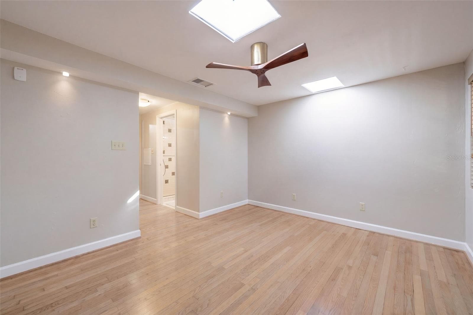 Single Family Residence at 1616 E JEFFERSON ST, ORLANDO, photo 18 of 51