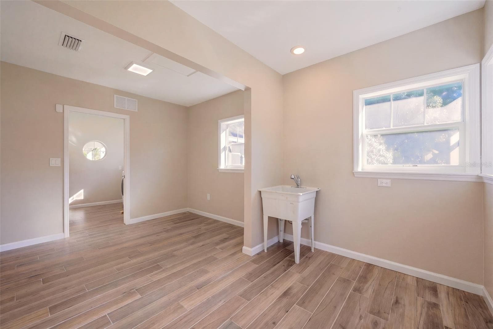 Single Family Residence at 1616 E JEFFERSON ST, ORLANDO, photo 23 of 51