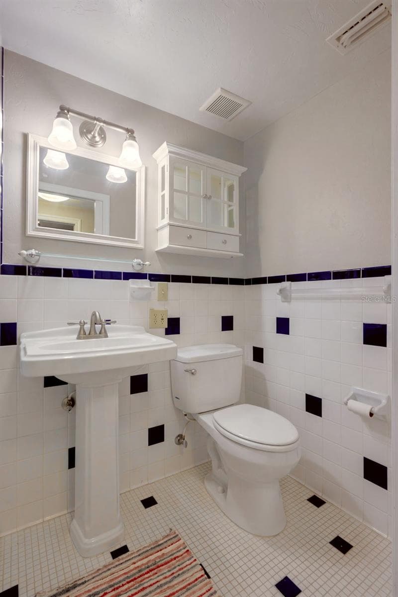 Single Family Residence at 1616 E JEFFERSON ST, ORLANDO, photo 25 of 51