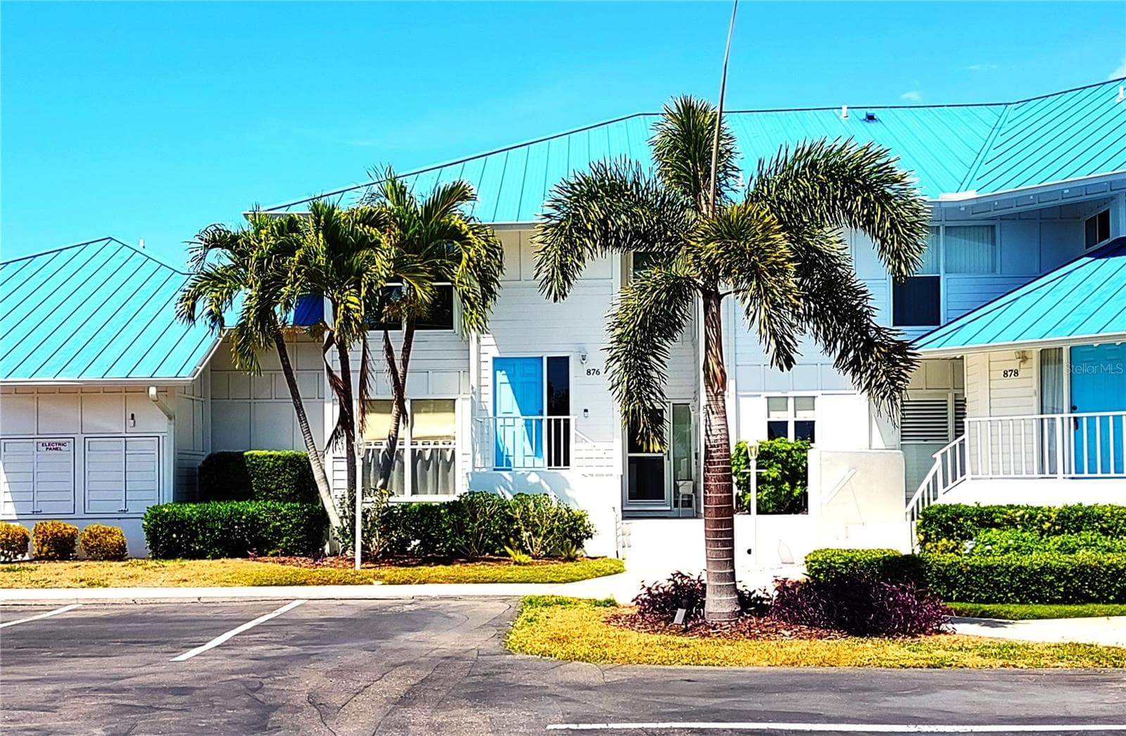 Condominium at 876 AUDUBON DR #876, BRADENTON, photo 2 of 37