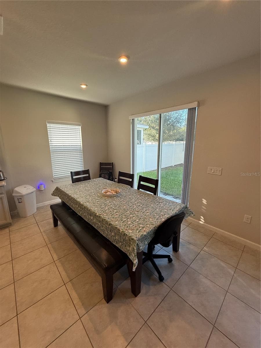Single Family Residence at 5013 GRAND TETON CT, DELAND, photo 2 of 3