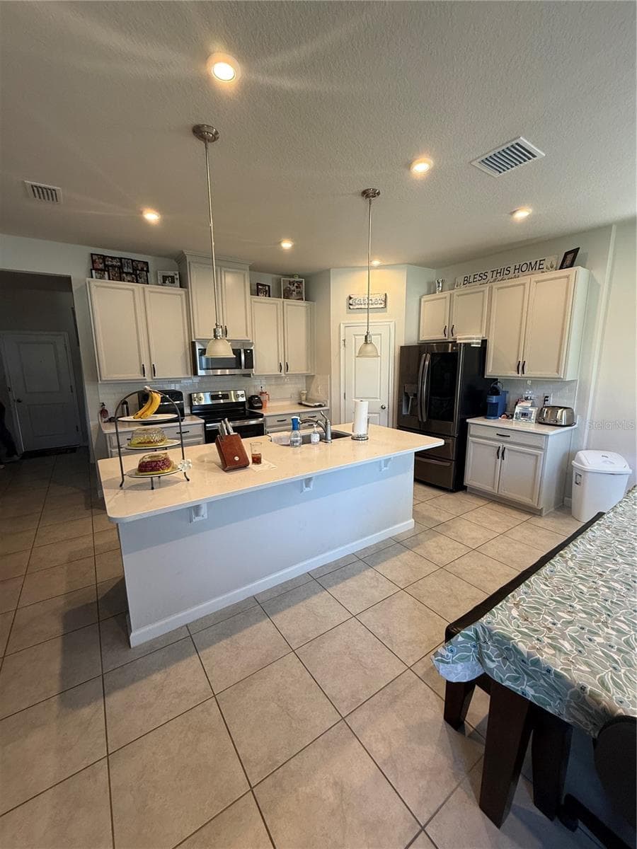 Single Family Residence at 5013 GRAND TETON CT, DELAND, photo 3 of 3