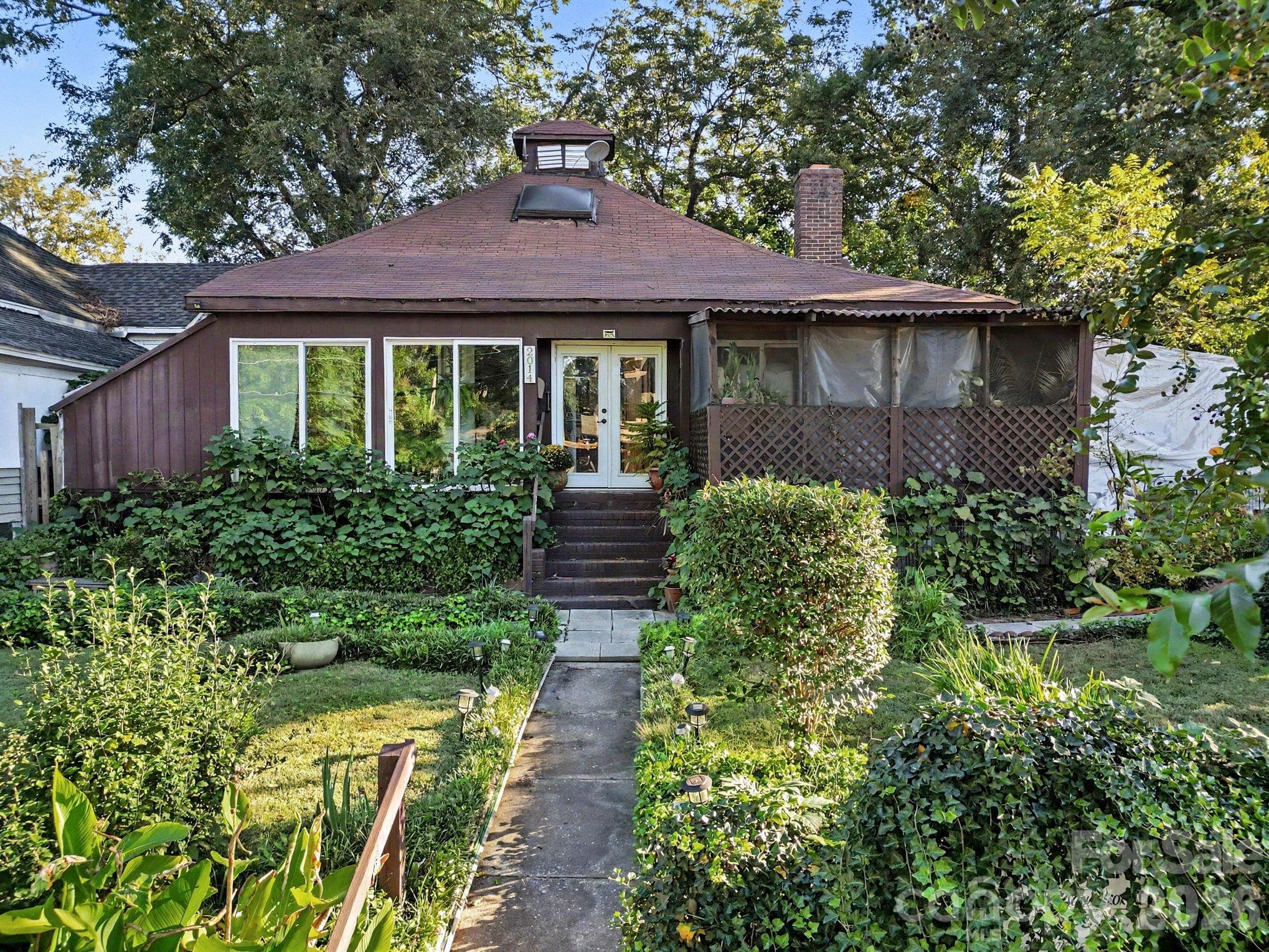 Single Family Residence at 2014 Trade Street, Charlotte, photo 11 of 12