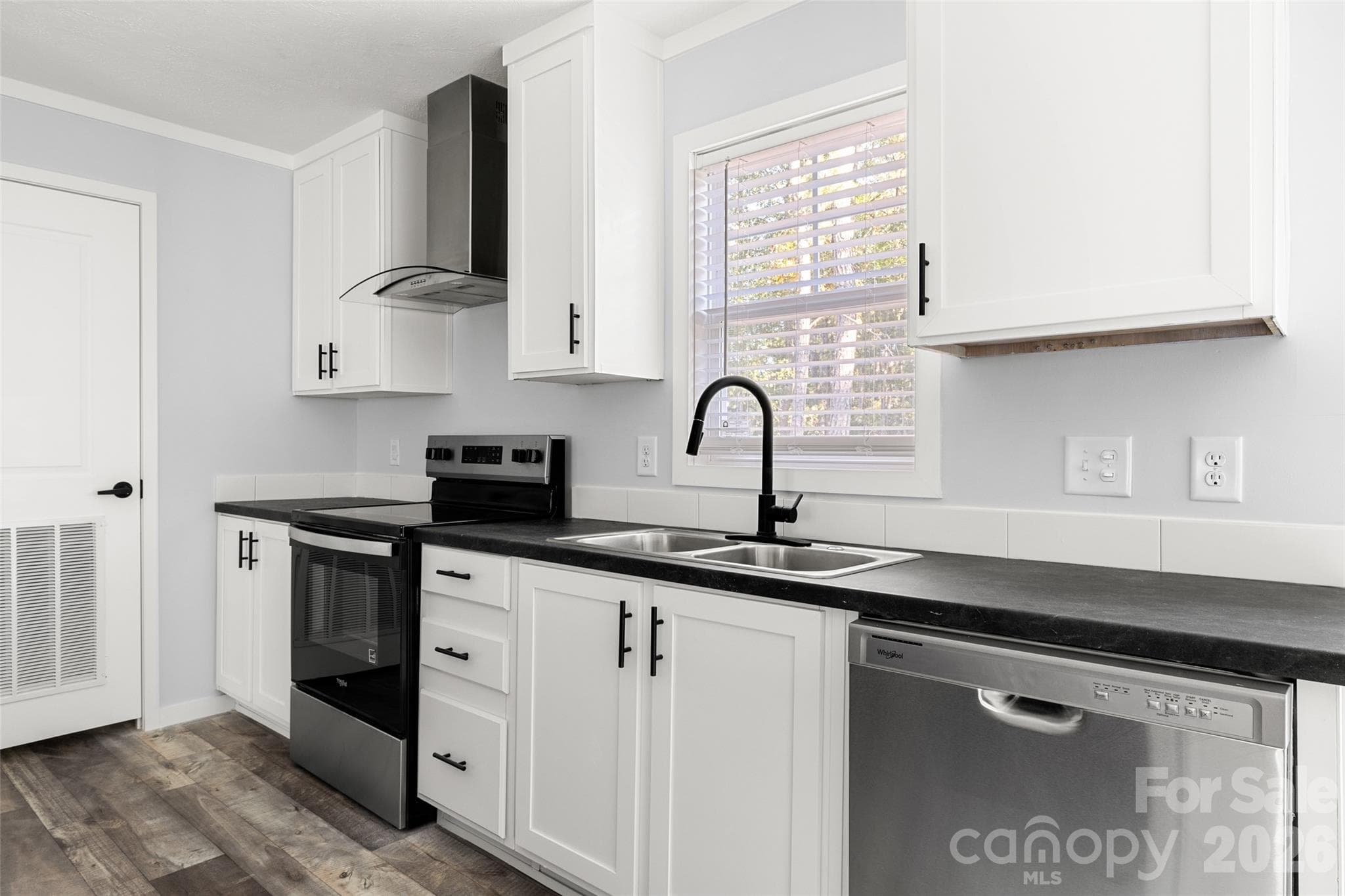 Single Family Residence at 1743 Beaker Road, Heath Springs, photo 6 of 32
