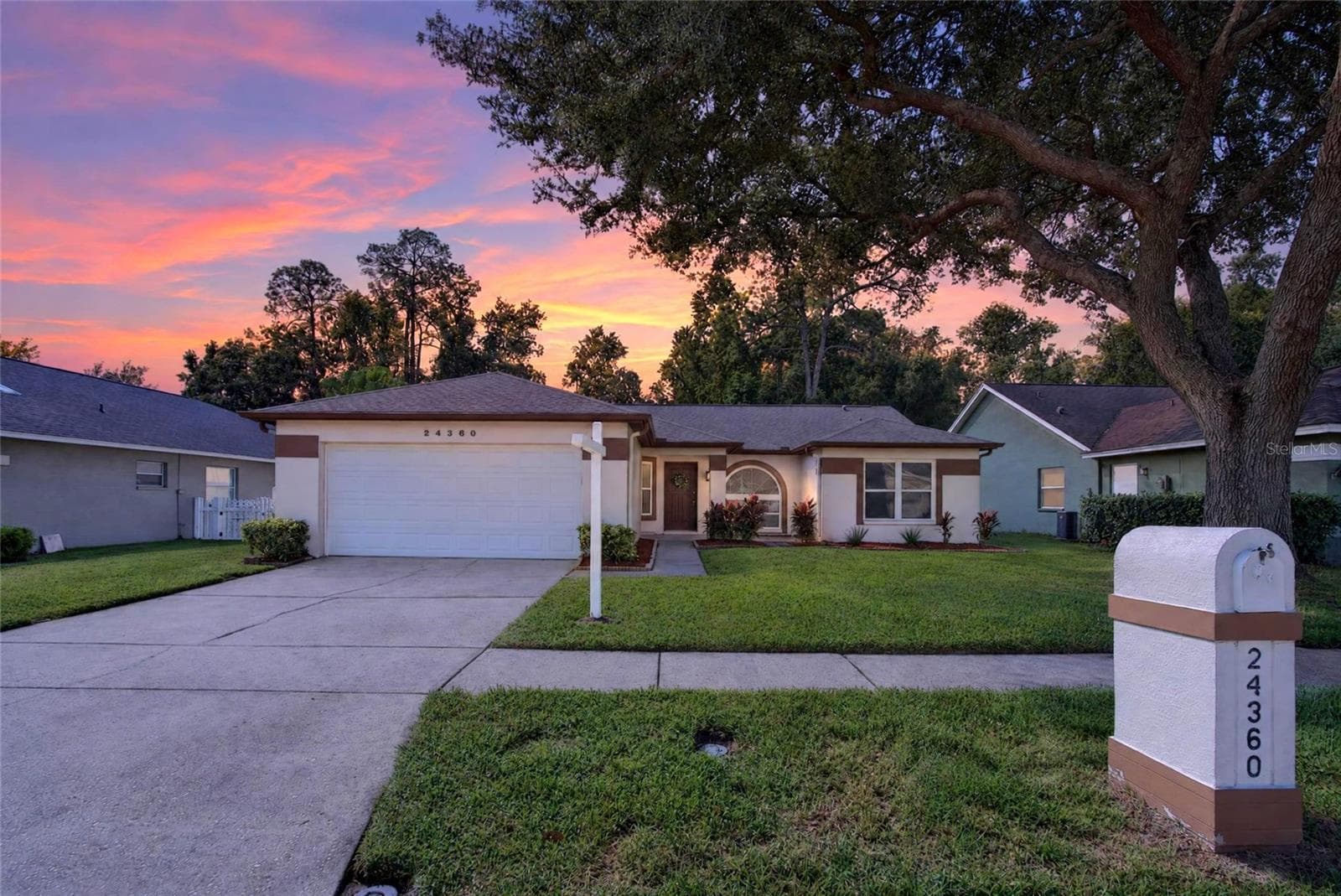 Single Family Residence at 24360 TWIN LAKE DR, LAND O LAKES