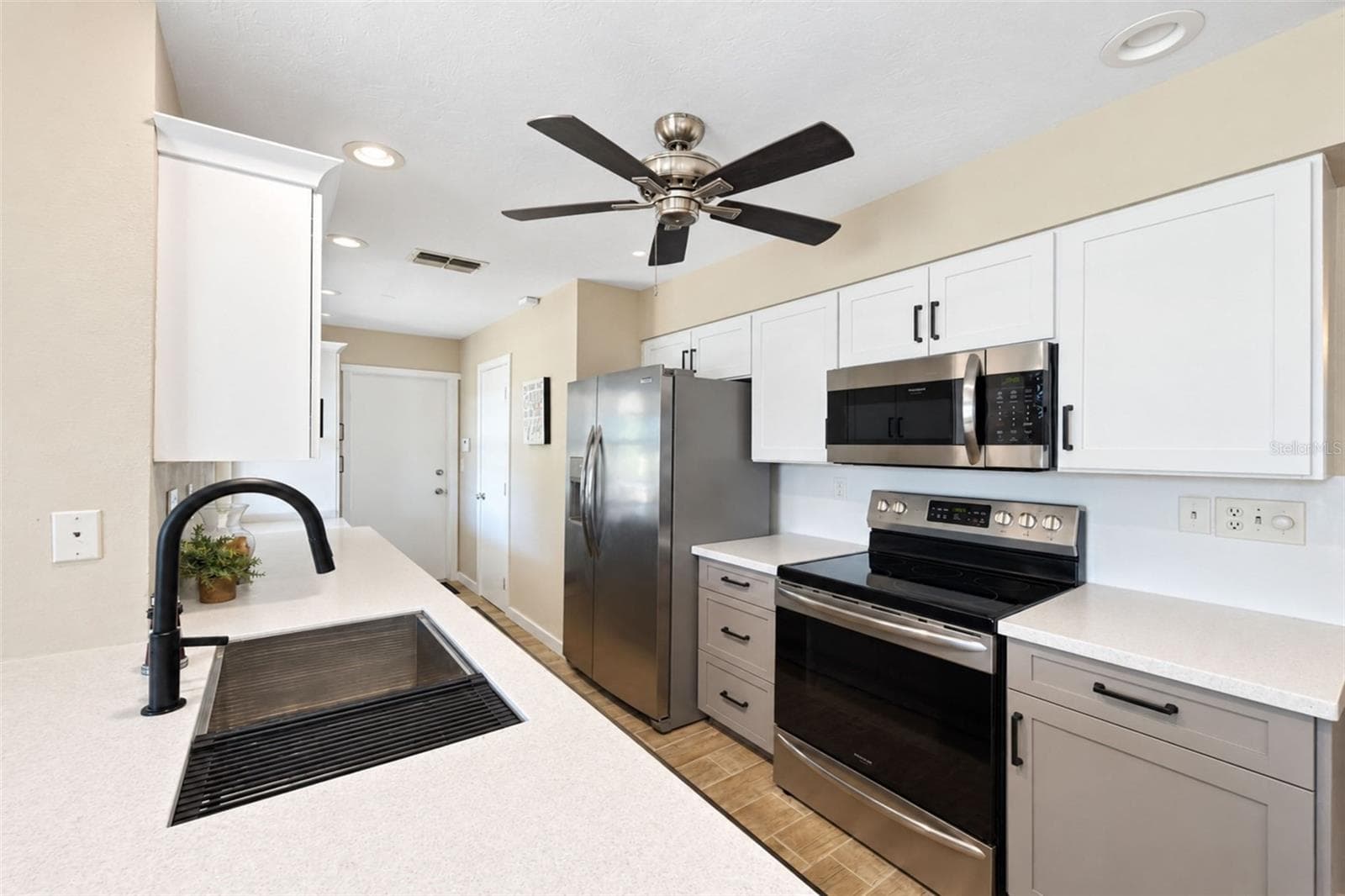 Single Family Residence at 258 ANNAPOLIS LN, ROTONDA WEST, photo 22 of 97