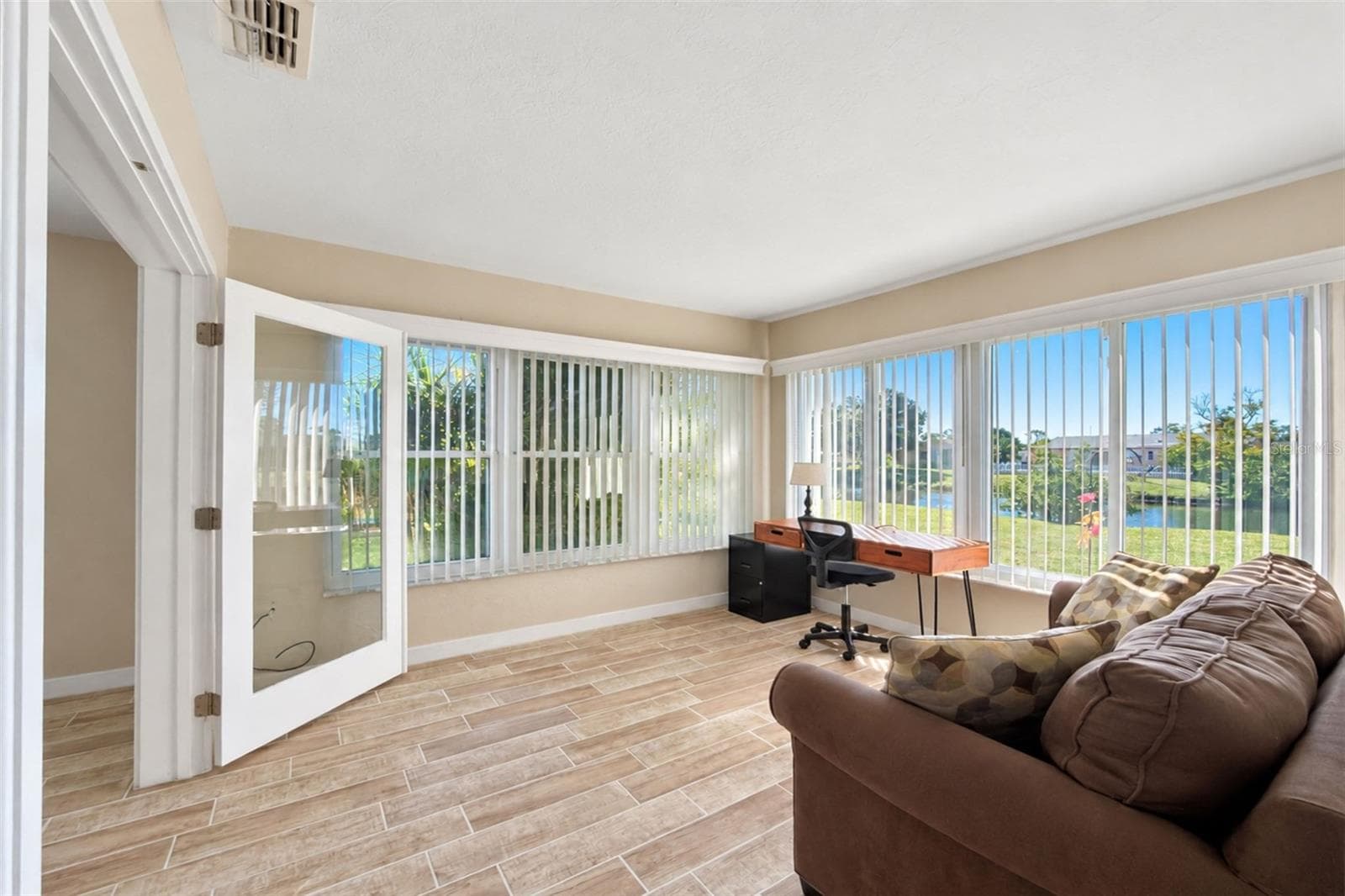 Single Family Residence at 258 ANNAPOLIS LN, ROTONDA WEST, photo 36 of 97