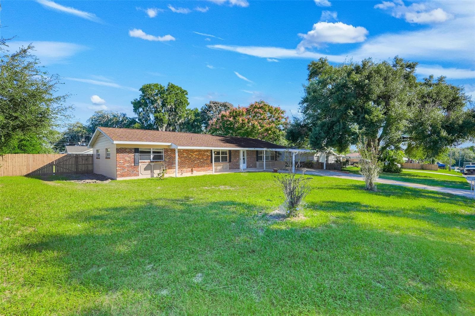 Single Family Residence at 990 LINDEN ST, CLERMONT, photo 3 of 36
