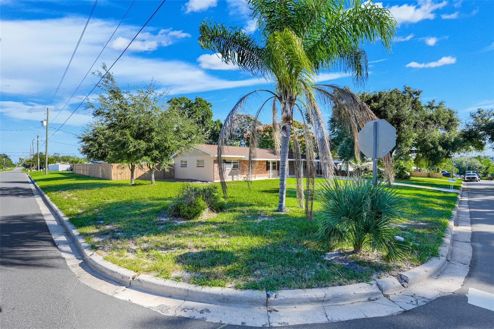 Single Family Residence at 990 LINDEN ST, CLERMONT, photo 4 of 36