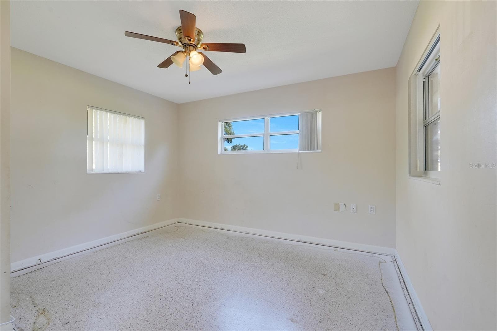 Single Family Residence at 990 LINDEN ST, CLERMONT, photo 15 of 36