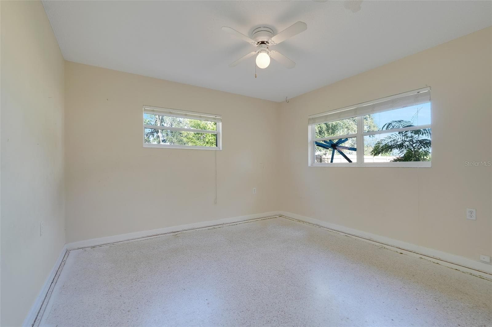 Single Family Residence at 990 LINDEN ST, CLERMONT, photo 17 of 36