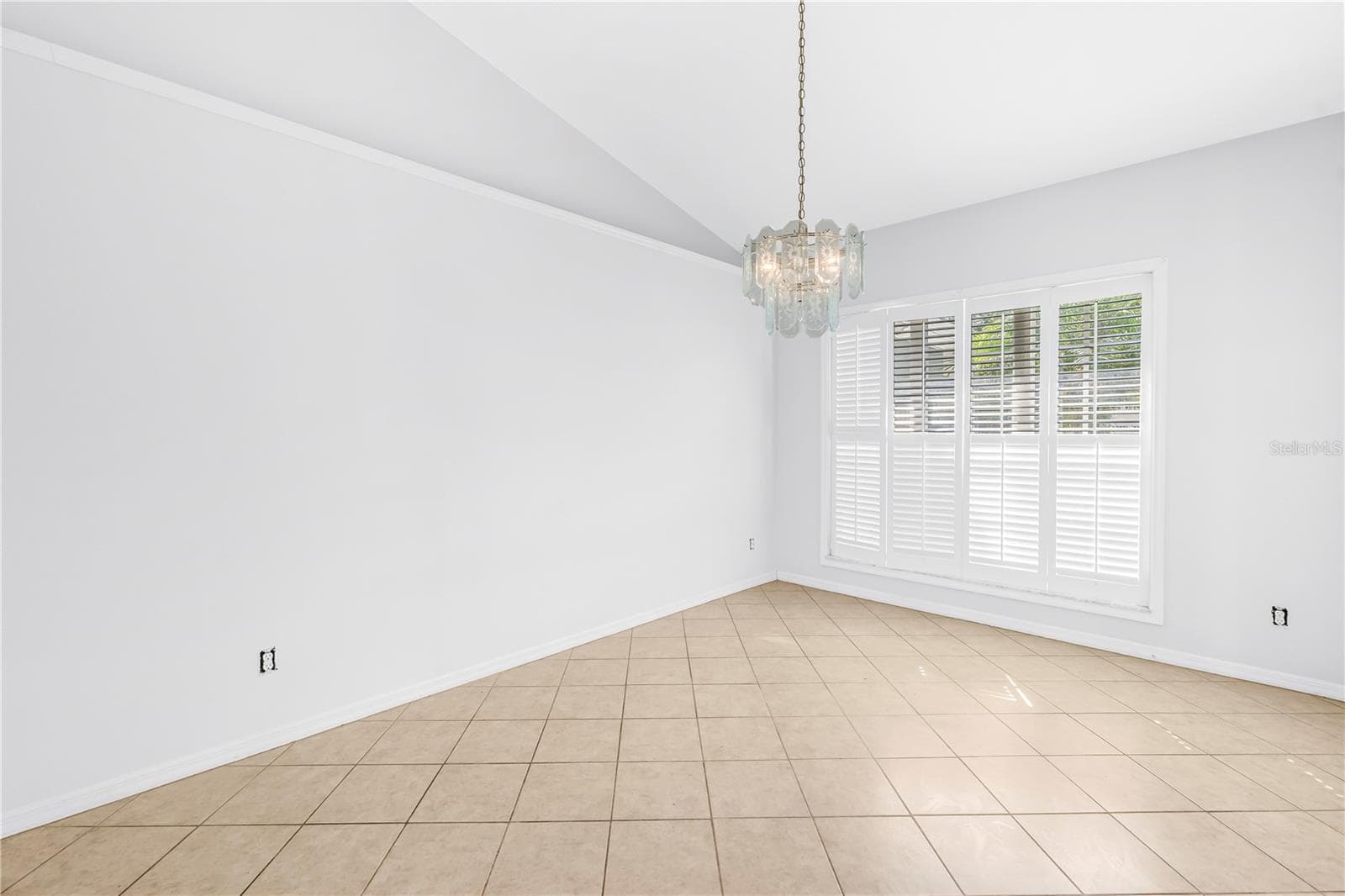Single Family Residence at 18520 SUNWARD LAKE PL, LUTZ, photo 11 of 58