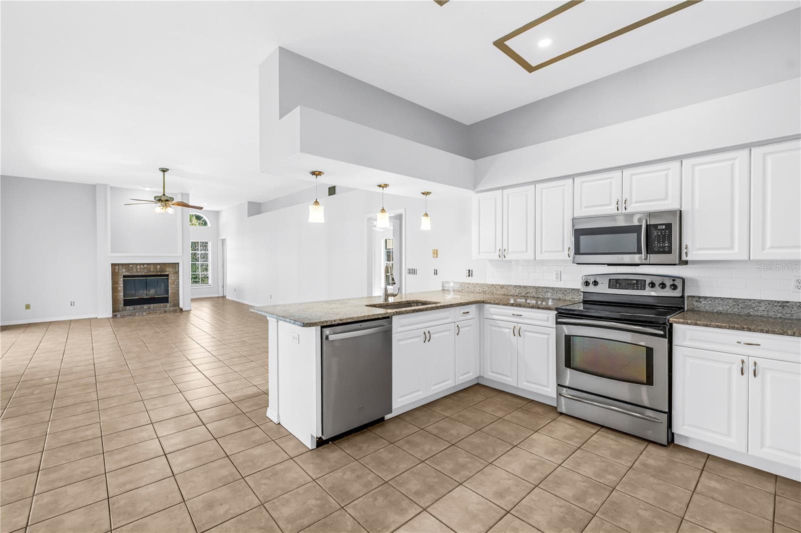 Single Family Residence at 18520 SUNWARD LAKE PL, LUTZ, photo 12 of 58