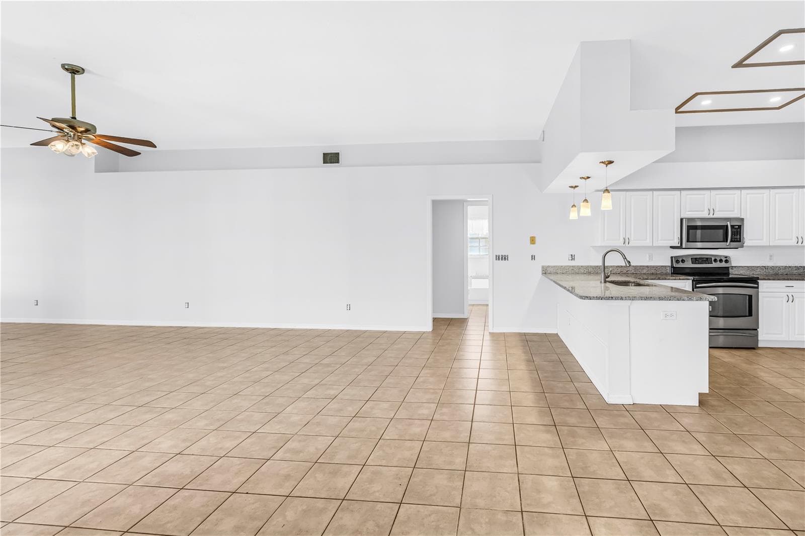 Single Family Residence at 18520 SUNWARD LAKE PL, LUTZ, photo 14 of 58