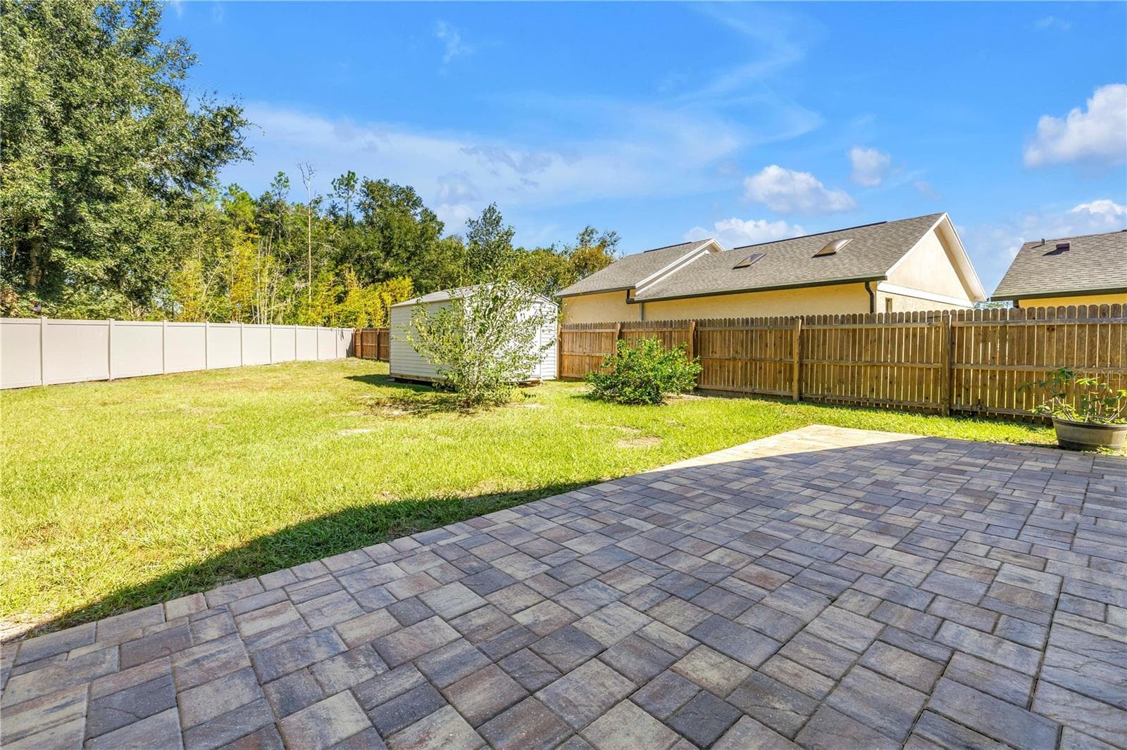 Single Family Residence at 18520 SUNWARD LAKE PL, LUTZ, photo 43 of 58