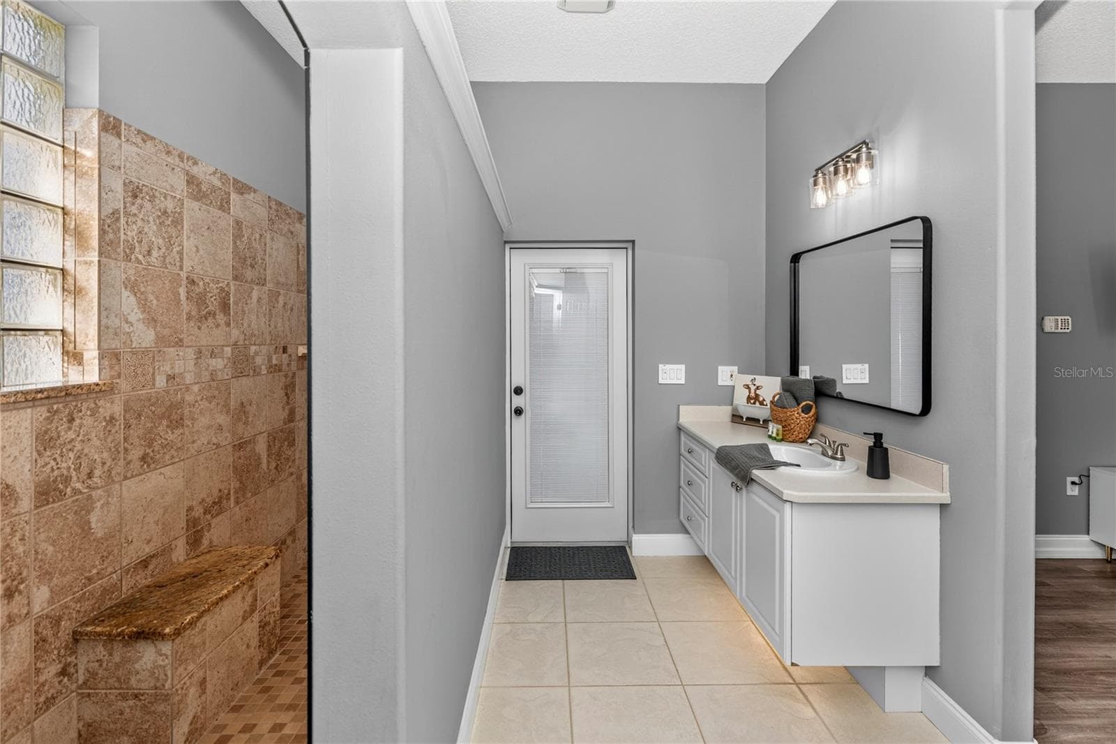 Single Family Residence at 10240 BARRINGTON CT, LEESBURG, photo 13 of 39
