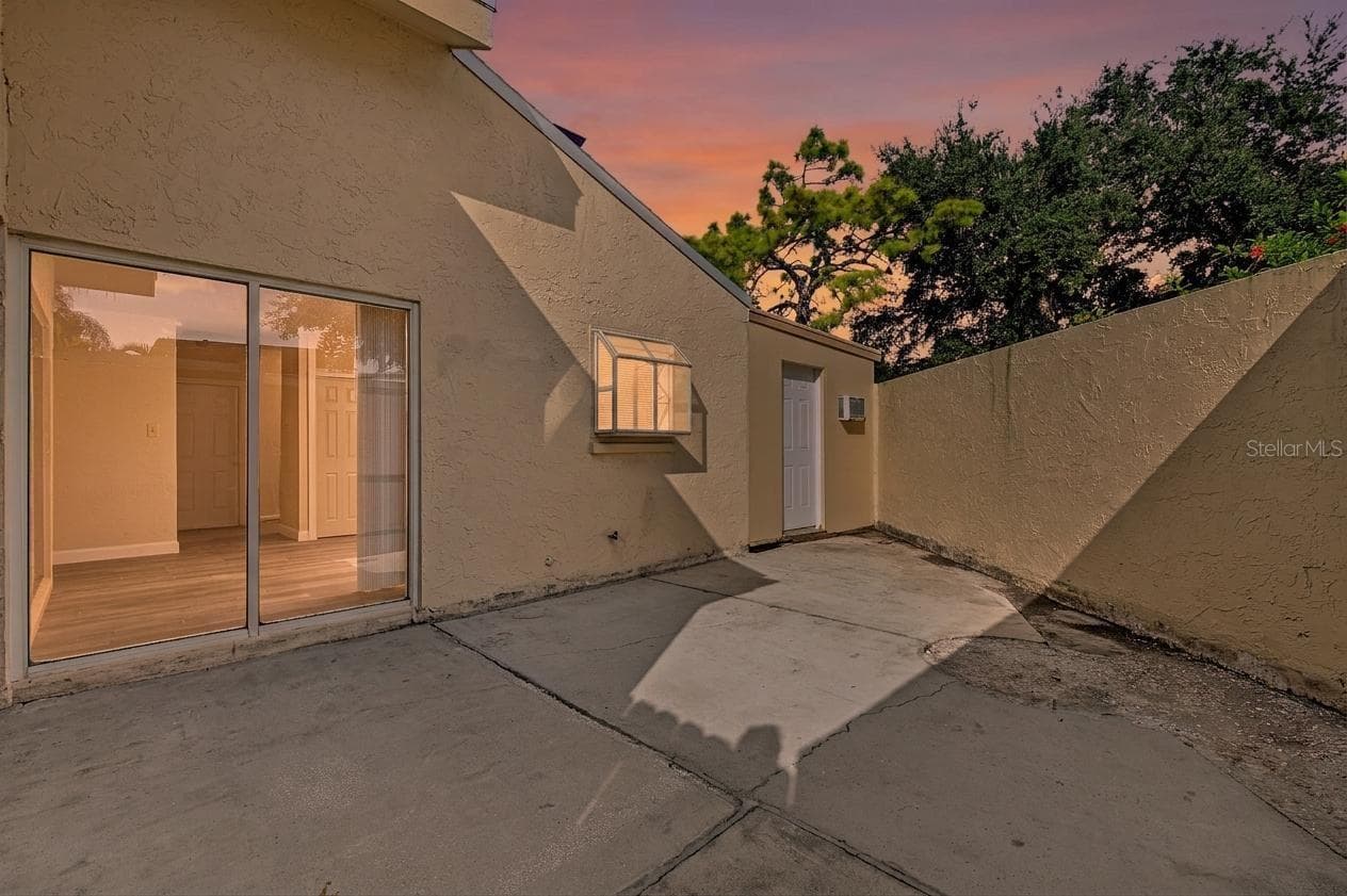 Outdoor private patio just off of the Family Room - 2729 FOXFIRE CT #C, CLEARWATER